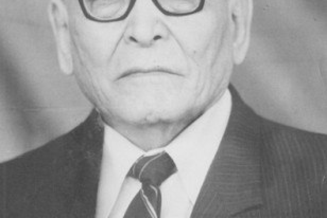 Ахат ақсақал бұл хатты маған 1976 жылы 8 июнь күні Алматыда болған Мәдени мұраларды қорғау сьезінде жазған еді. Сол мәжілісте мен әл-Фарабидің кім екенін, оны қалай ашқанымды,оның 1100 жылдық мерекесін қалай өткізгенімізді баяндап сөйлегем. Сонымен байлан