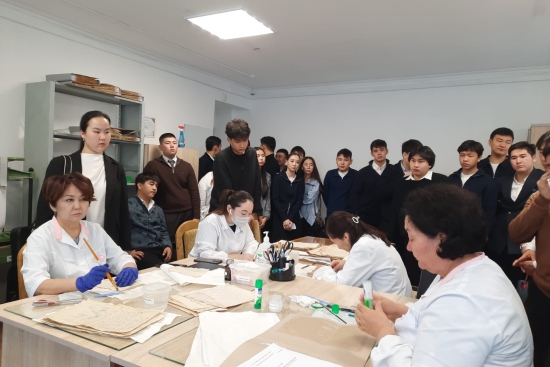 Болашақ заңгерлер архив тынысымен танысты