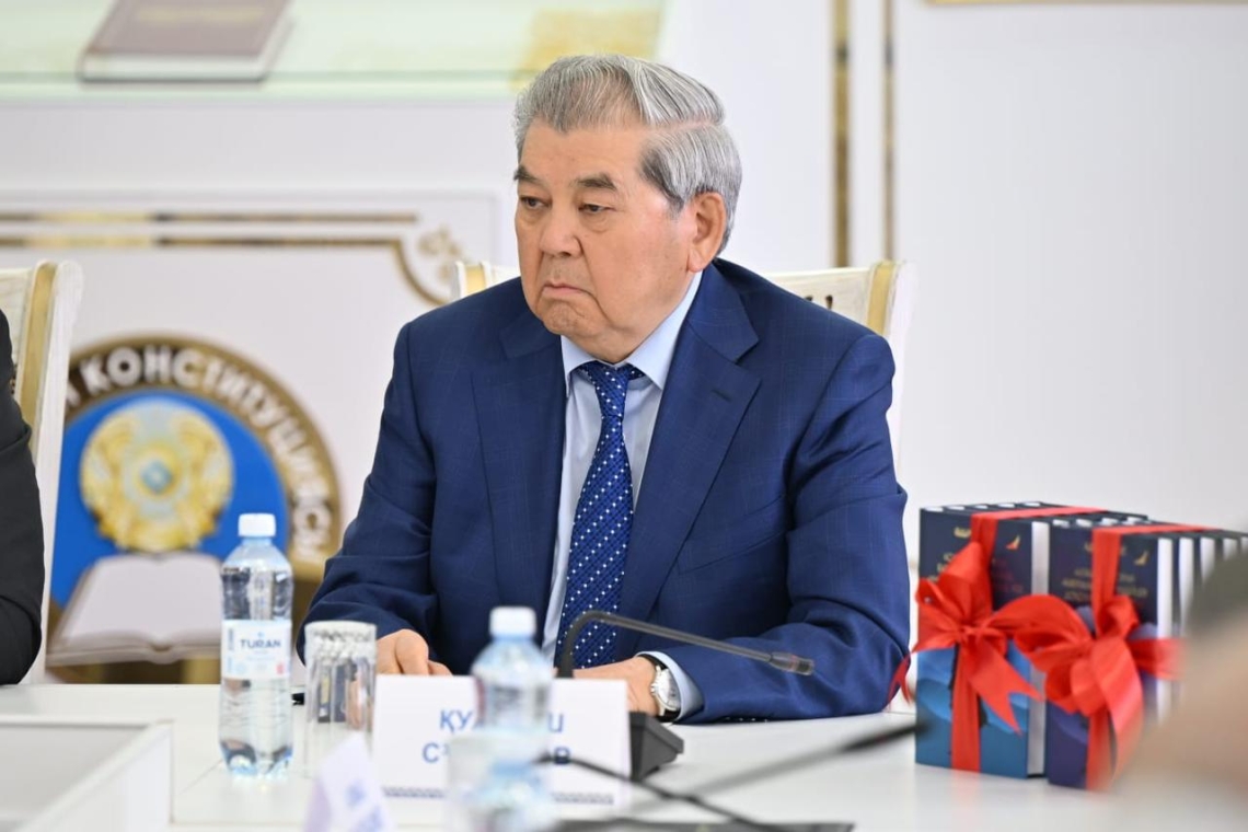 22 мамырда ҚР Ұлттық академиялық кітапханасында көрнекті ғалым, филология ғылымдарының докторы, профессор, академик, мемлекет және қоғам қайраткері, елші-дипломат Әділ Ахметтің 85 жылдық мерейтойына арналған «Тәңіртау түлегі» атты шығармашылық кездесу жән